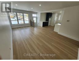 MAIN - 31 BAILEY CRESCENT, Aurora, Ontario