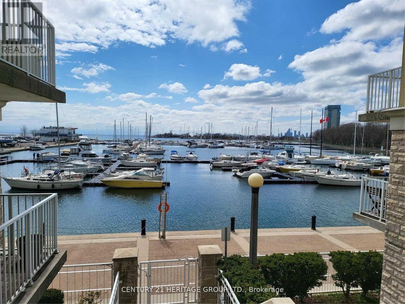 339 - 32 STADIUM ROAD, toronto (niagara), Ontario