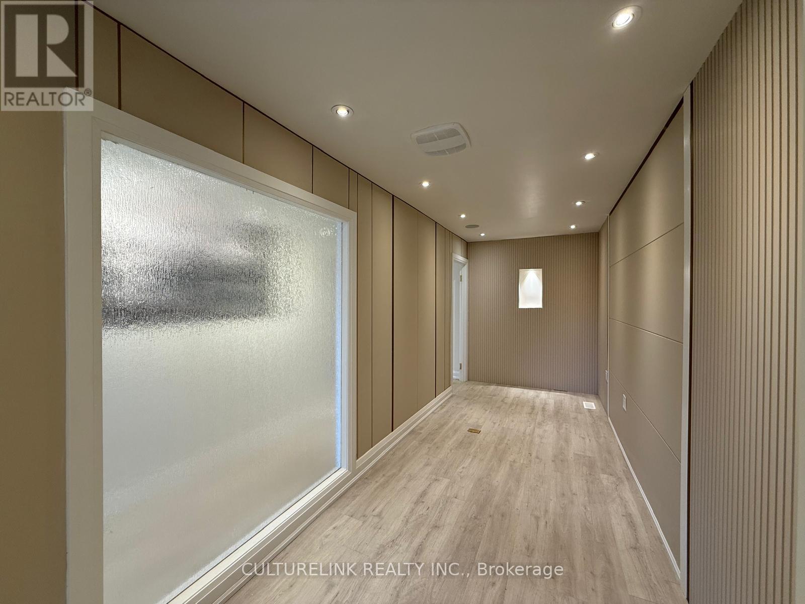 Rear 2nd & 3rd Floor - 5509 Yonge Street, Toronto, Ontario  M2N 5S3 - Photo 4 - C12900672