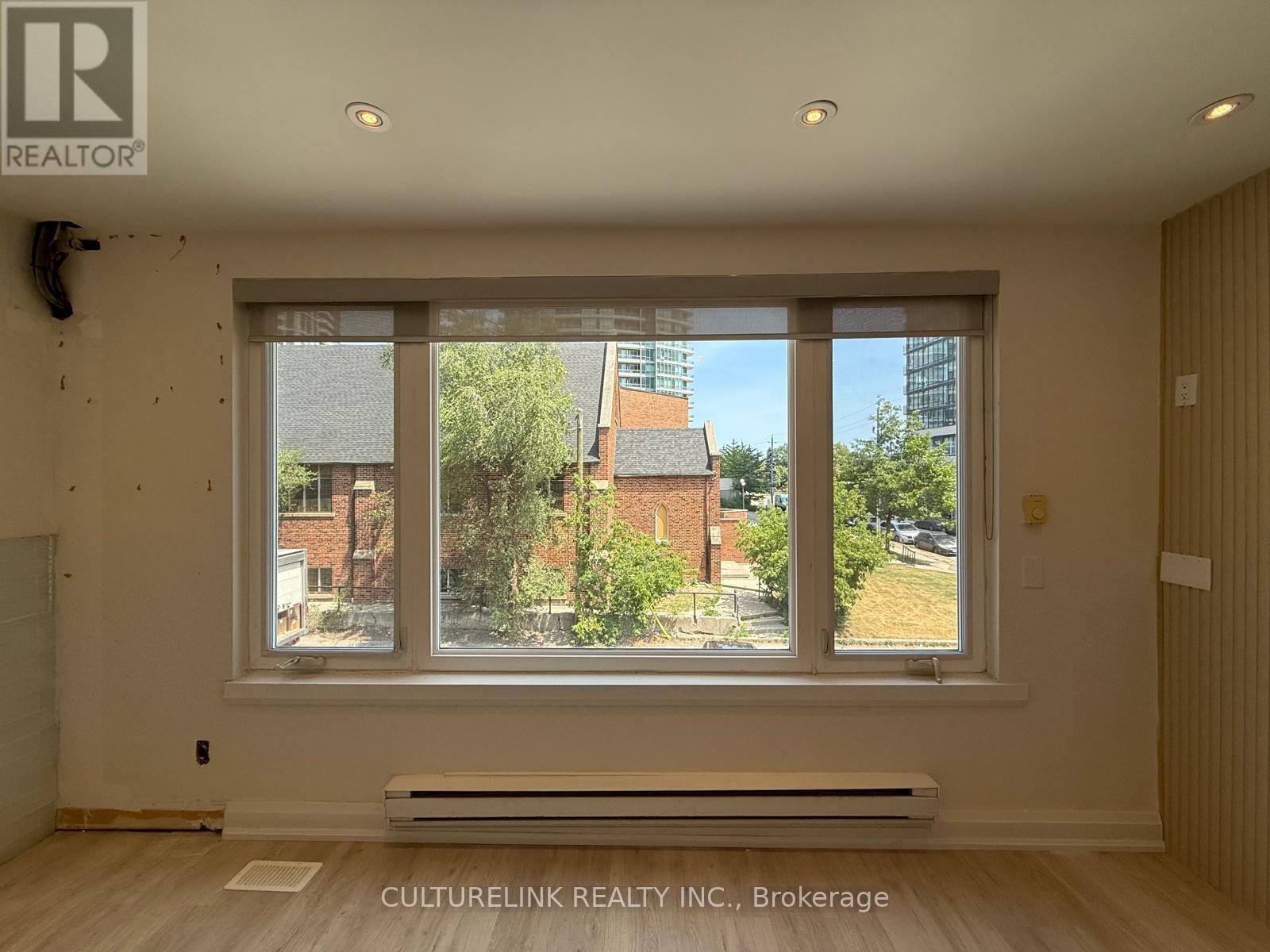 Rear 2nd & 3rd Floor - 5509 Yonge Street, Toronto, Ontario  M2N 5S3 - Photo 6 - C12900672