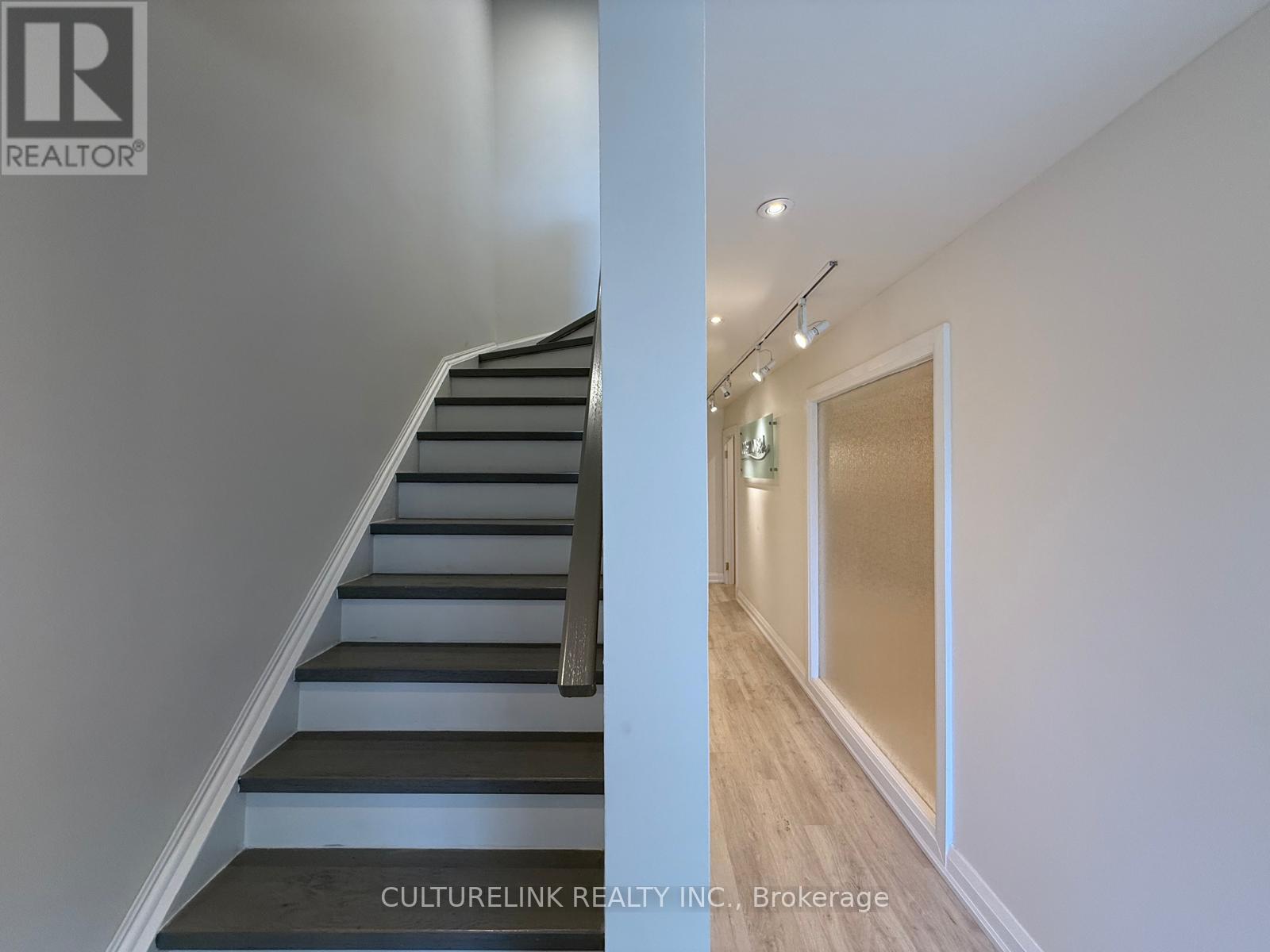 Rear 2nd & 3rd Floor - 5509 Yonge Street, Toronto, Ontario  M2N 5S3 - Photo 8 - C12900672