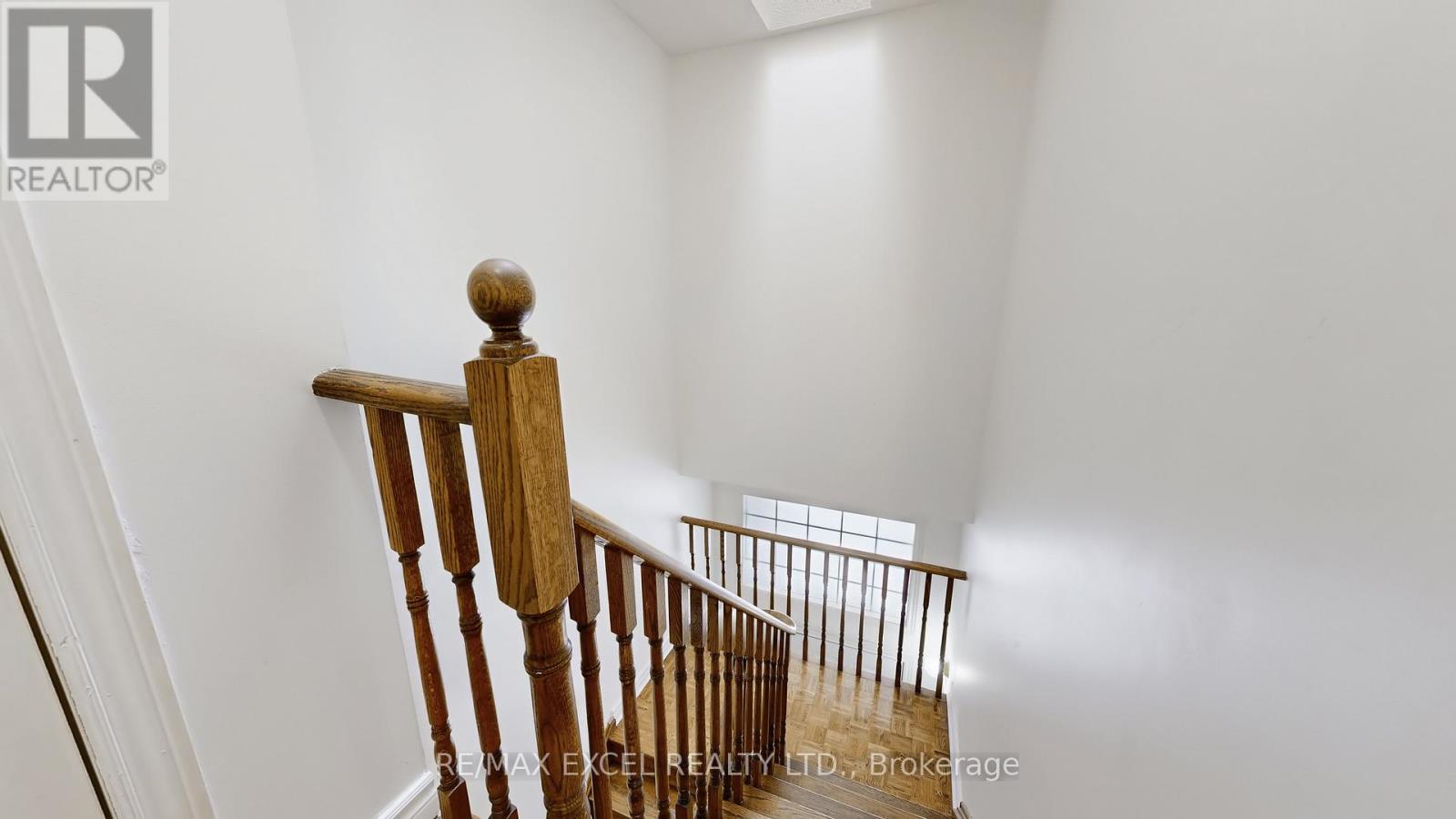 11 Royal Manor Crescent, Richmond Hill, Ontario  L4B 3N5 - Photo 13 - N12900676
