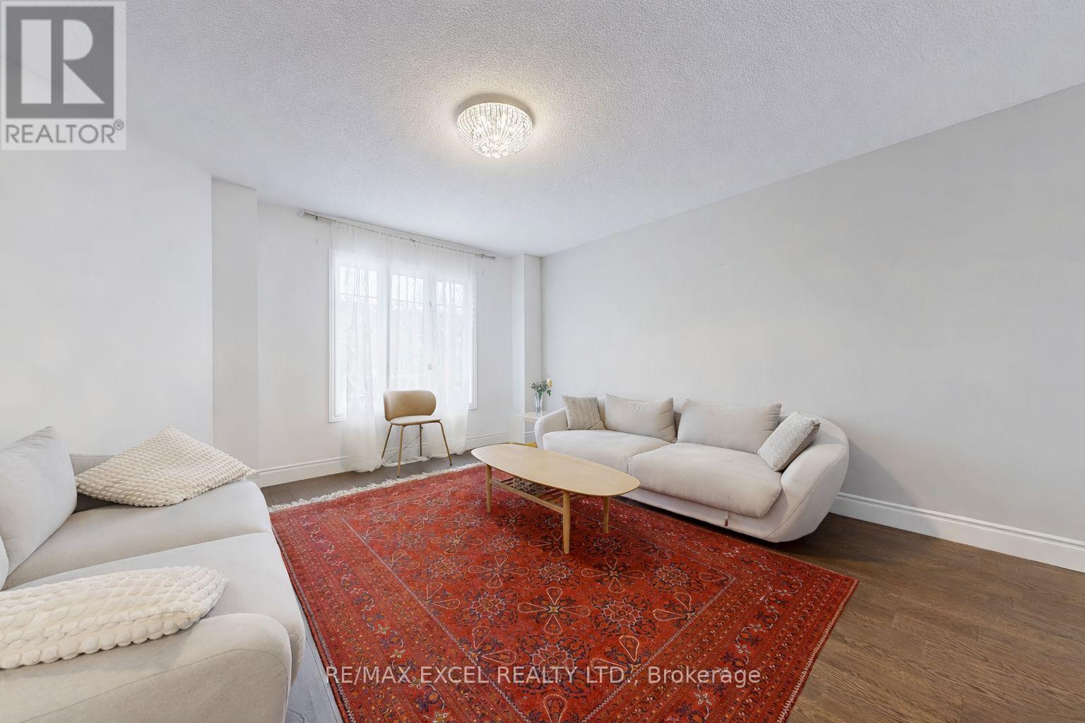 11 Royal Manor Crescent, Richmond Hill, Ontario  L4B 3N5 - Photo 36 - N12900676