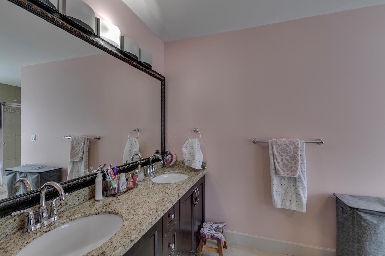 18938 54a Avenue, Surrey, British Columbia  V3S 6R4 - Photo 25 - R3101487