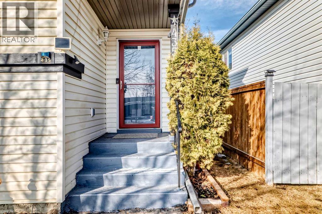 435 Coventry Road NE, Calgary, Alberta  T2K 5N1 - Photo 4 - A2290820