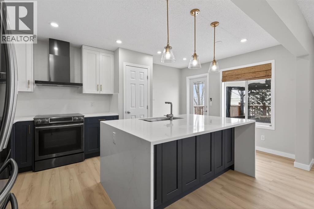 31 Bridlecrest Street Sw, Calgary, Alberta  T2Y 4Y5 - Photo 4 - A2293434