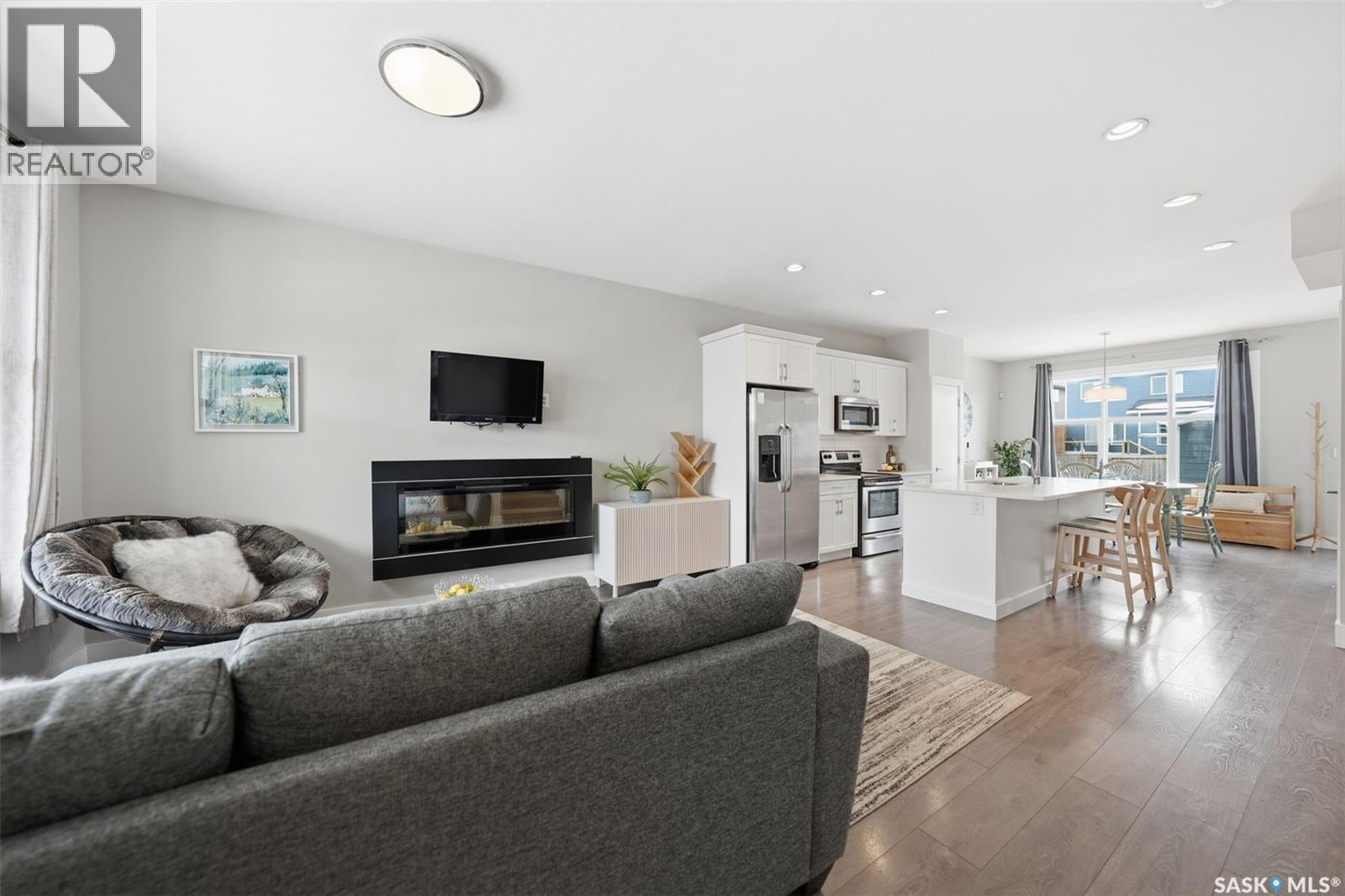 668 Meadows Boulevard, Saskatoon, Saskatchewan  S7V 0M5 - Photo 3 - SK030853