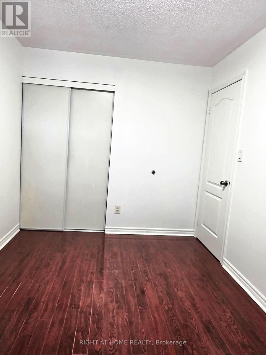 734 Spanish Moss Trail W, Mississauga, Ontario  L5W 1E6 - Photo 15 - W12873586