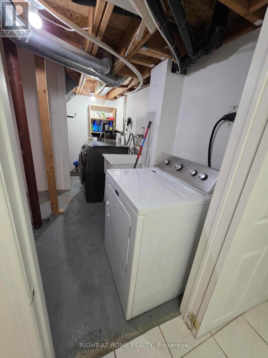 734 Spanish Moss Trail W, Mississauga, Ontario  L5W 1E6 - Photo 27 - W12873586