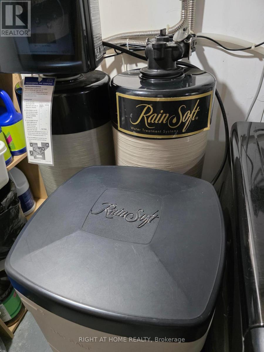 734 Spanish Moss Trail W, Mississauga, Ontario  L5W 1E6 - Photo 28 - W12873586