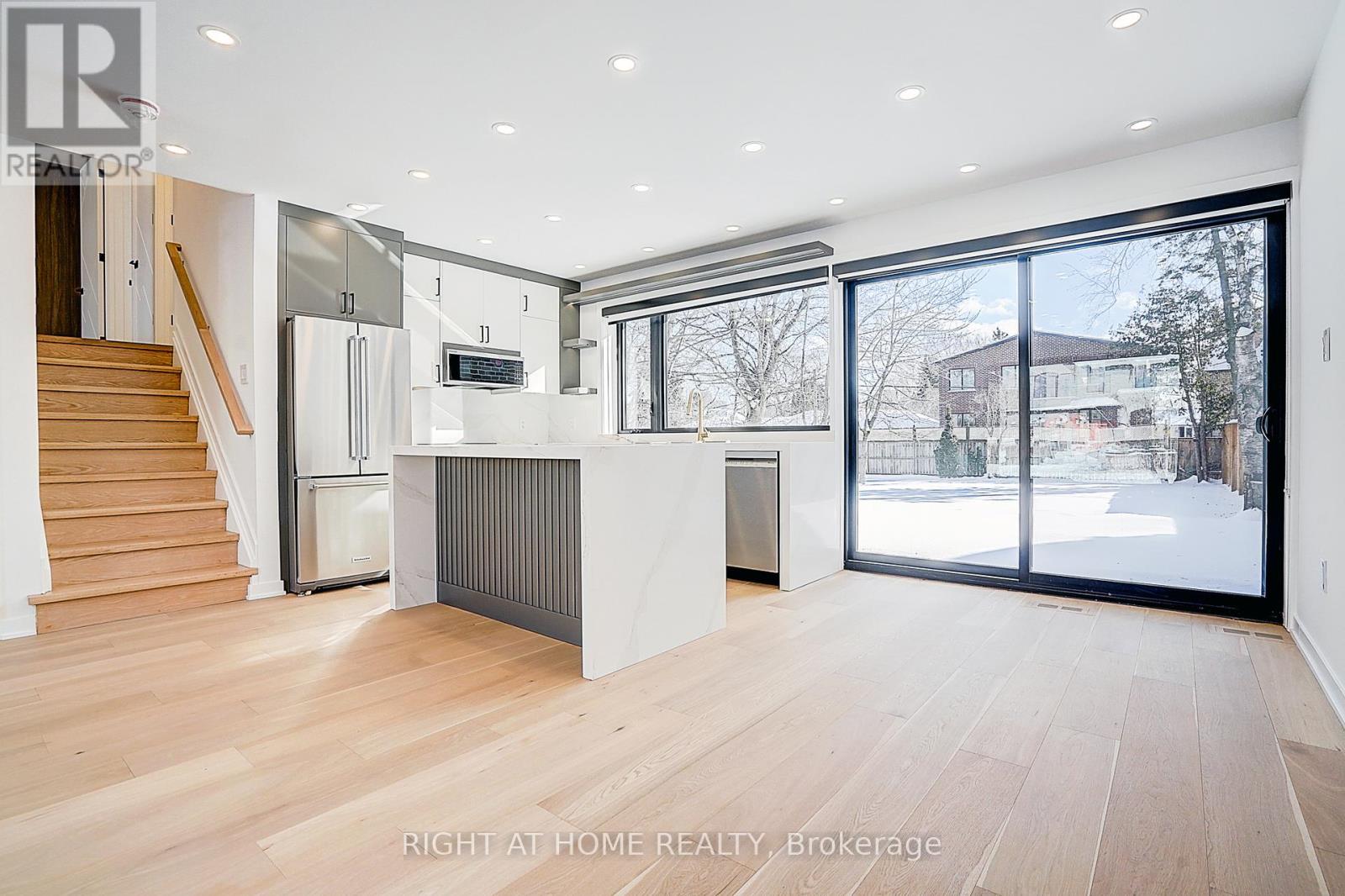 215 Churchill Avenue, Toronto, Ontario  M2R 1E2 - Photo 8 - C12819638