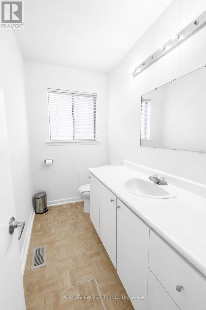 56 Lightwood Drive, Toronto (Thistletown-Beaumonde Heights), Ontario  M9V 2Z2 - Photo 13 - W12900600