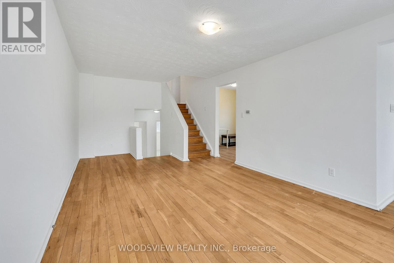 56 Lightwood Drive, Toronto (Thistletown-Beaumonde Heights), Ontario  M9V 2Z2 - Photo 2 - W12900600