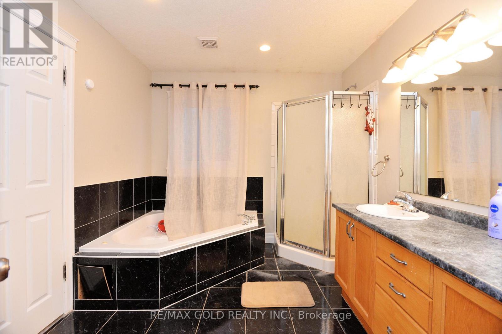 230 Doon Mills Drive, Kitchener, Ontario  N2P 2R8 - Photo 25 - X12840290