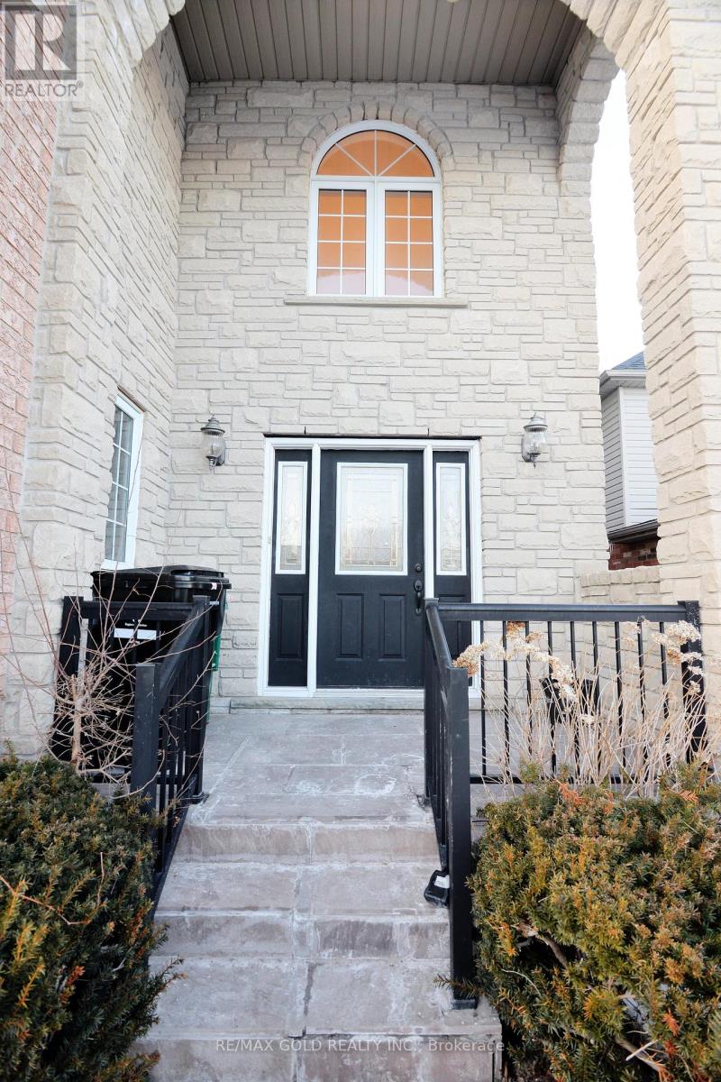 230 Doon Mills Drive, Kitchener, Ontario  N2P 2R8 - Photo 2 - X12840290
