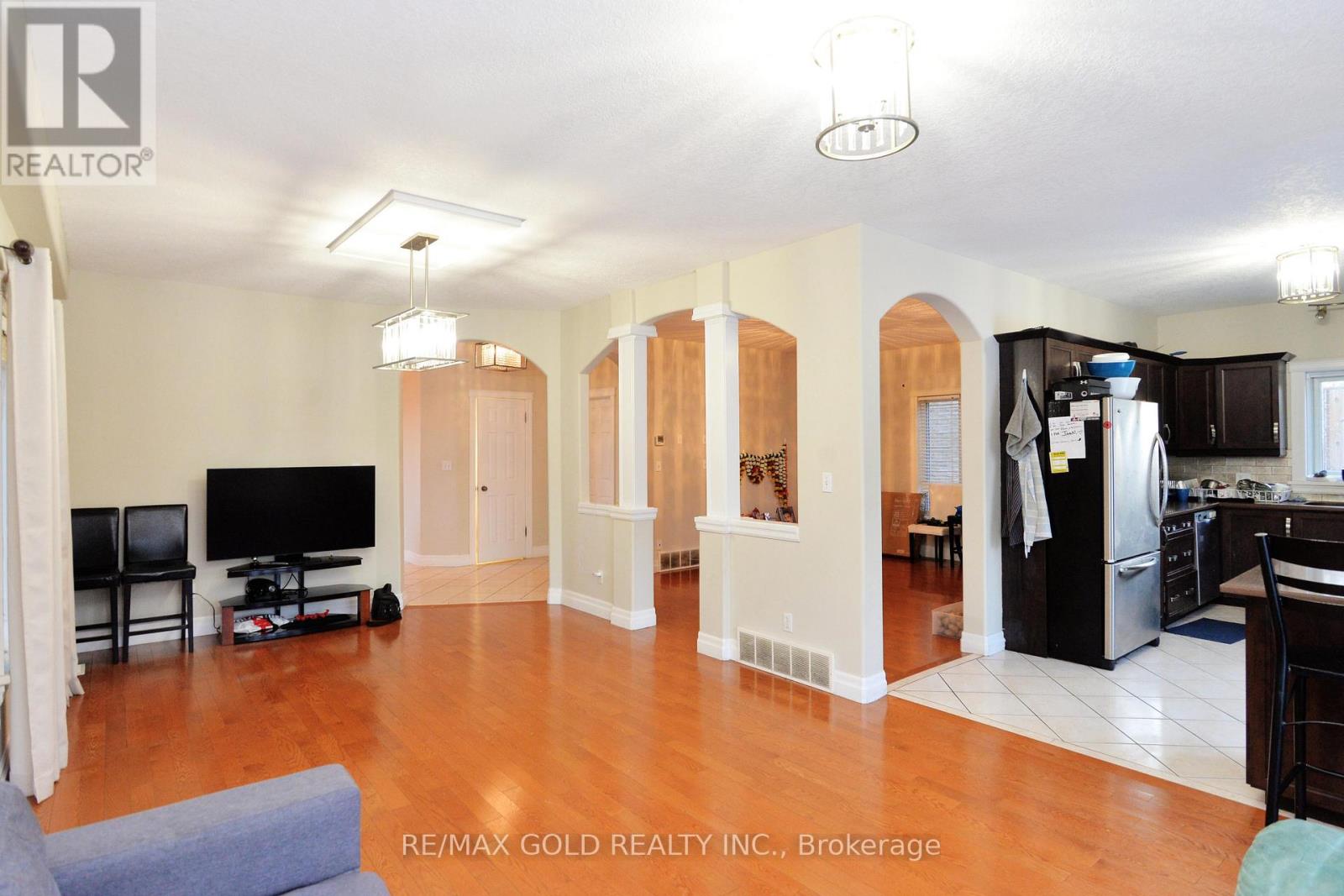 230 Doon Mills Drive, Kitchener, Ontario  N2P 2R8 - Photo 9 - X12840290