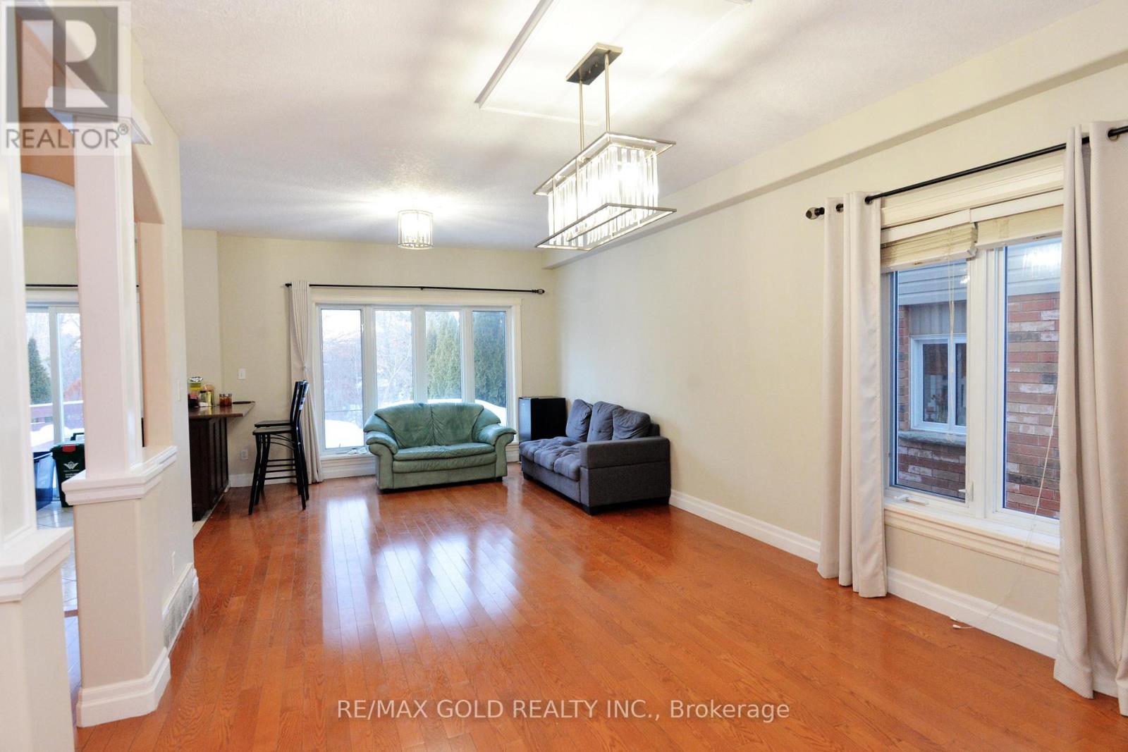 230 Doon Mills Drive, Kitchener, Ontario  N2P 2R8 - Photo 5 - X12840290