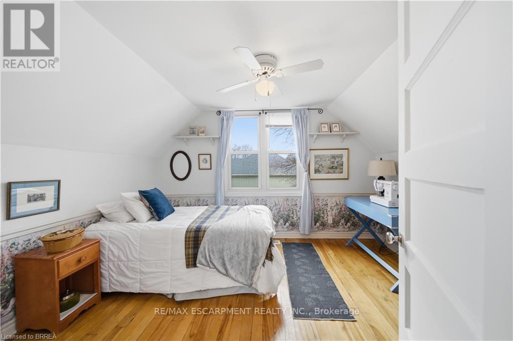 112 Dundas Street W, Brant (Paris), Ontario  N3L 1G9 - Photo 12 - X12900626