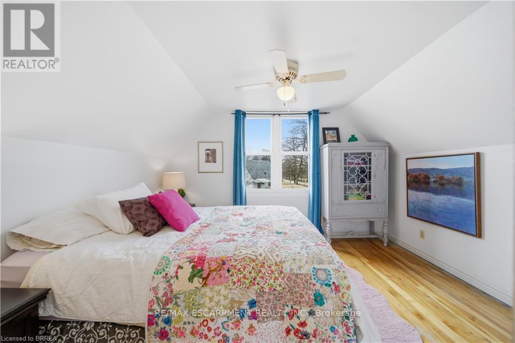 112 Dundas Street W, Brant (Paris), Ontario  N3L 1G9 - Photo 14 - X12900626