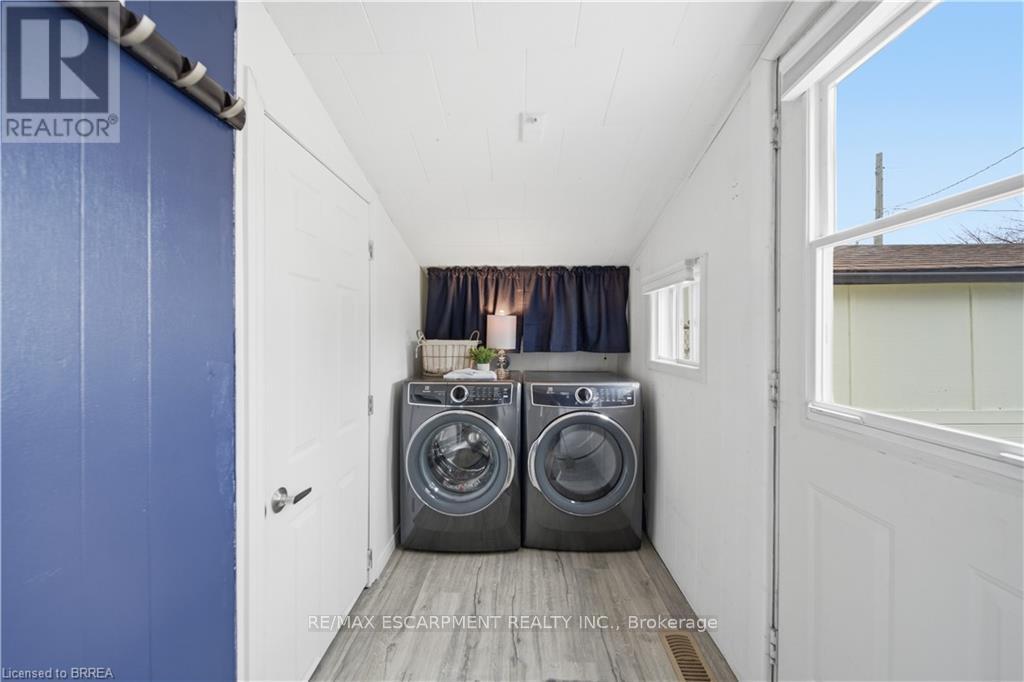 112 Dundas Street W, Brant (Paris), Ontario  N3L 1G9 - Photo 9 - X12900626