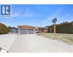 11 ROSEMARIE Boulevard, Wyecombe, Ontario