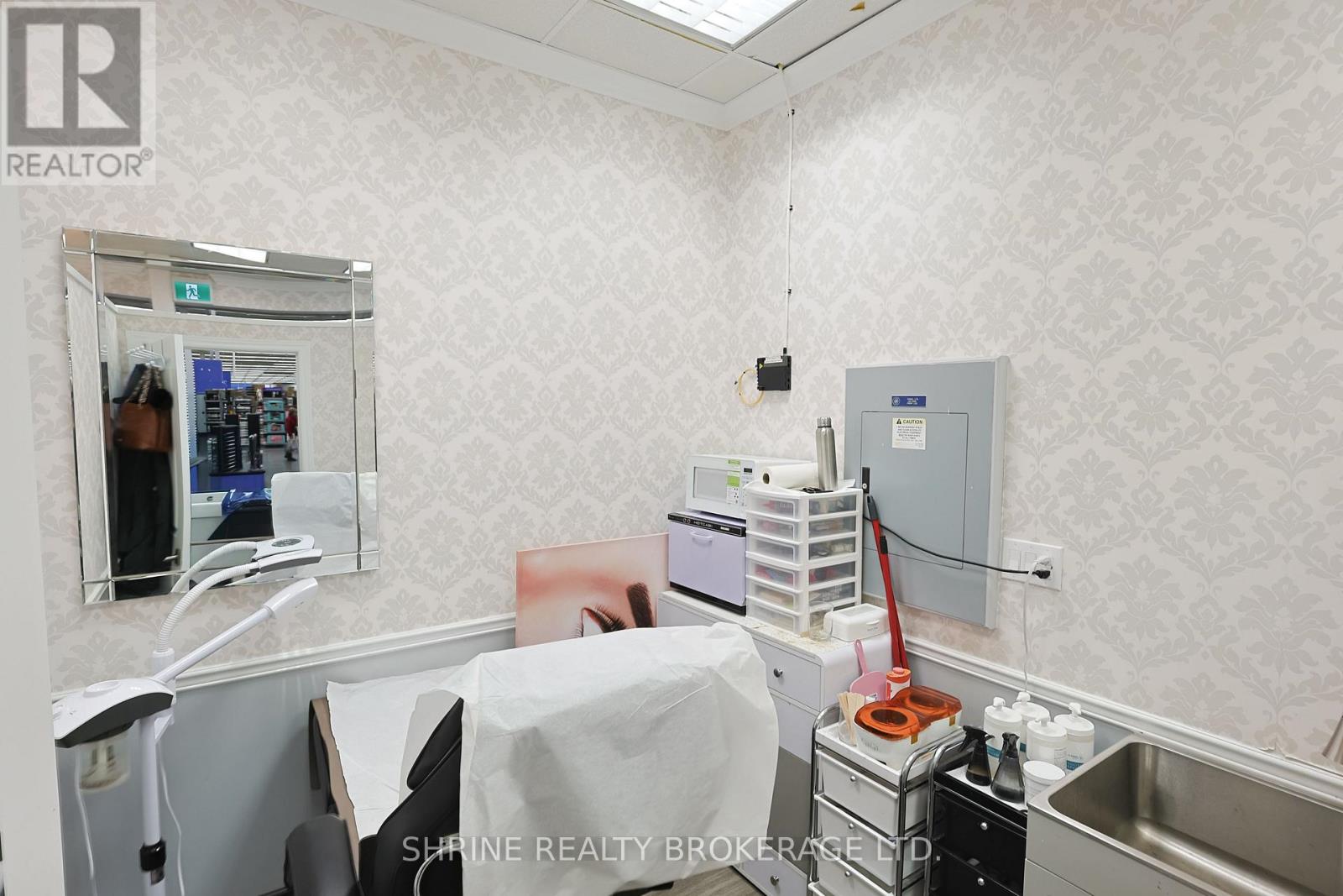 1280 Fanshawe Park Road W, London North, Ontario  N6G 5B1 - Photo 6 - X12900714