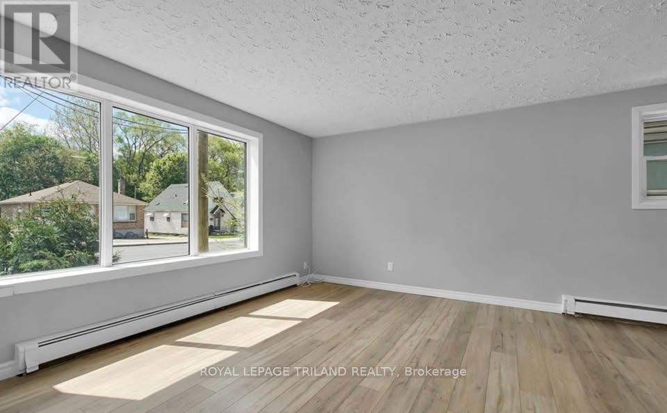 18.5 Adelaide Street S, London South, Ontario  N5Z 3J8 - Photo 2 - X12900736