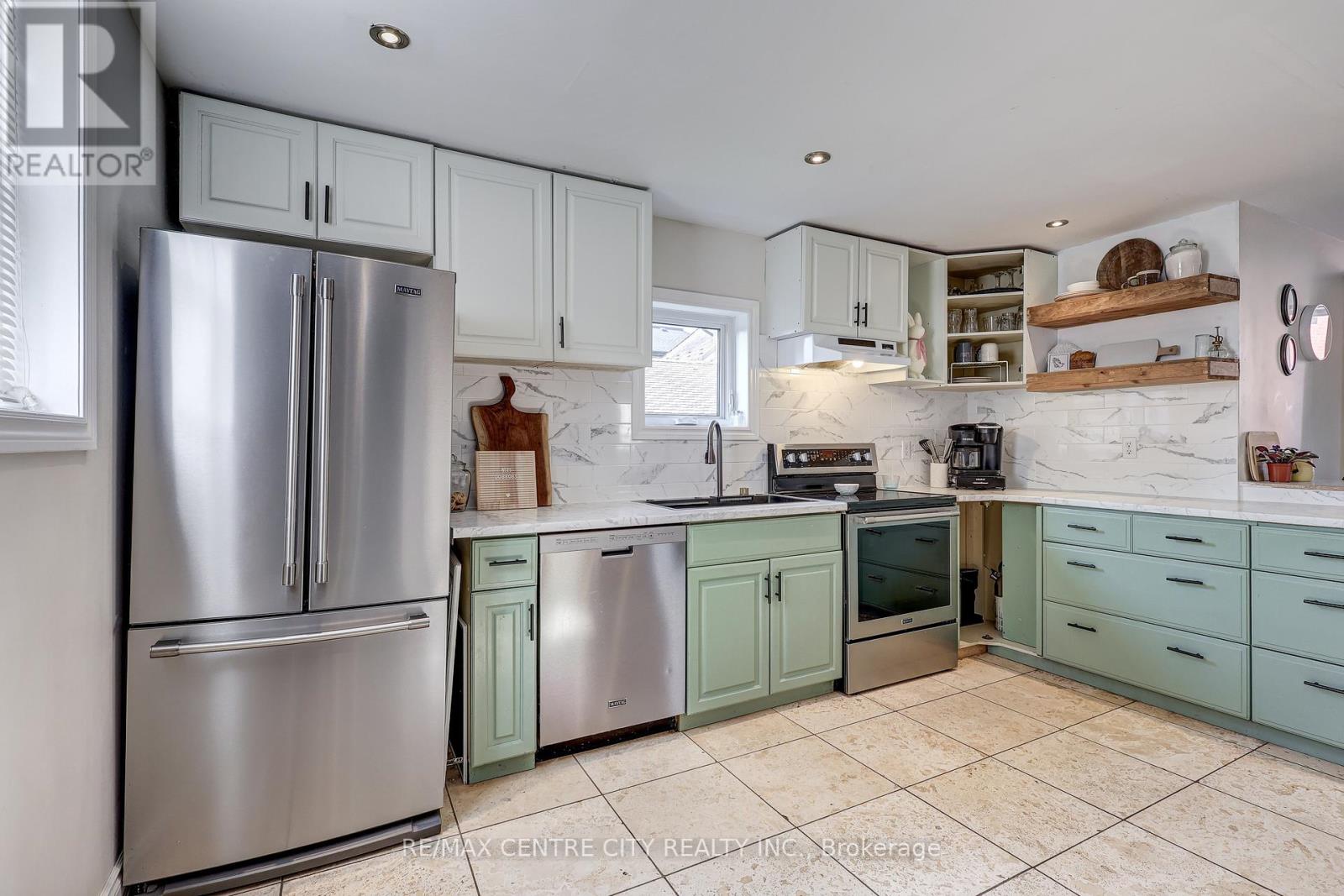 24 St Annes Place, St. Thomas, Ontario  N5R 2W5 - Photo 17 - X12900748