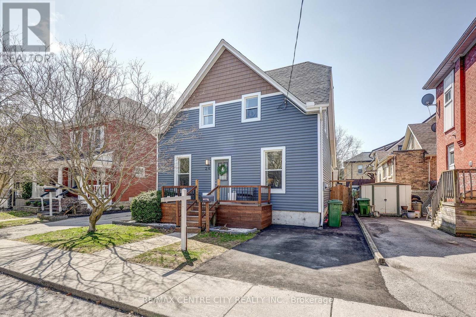 24 St Annes Place, St. Thomas, Ontario  N5R 2W5 - Photo 2 - X12900748