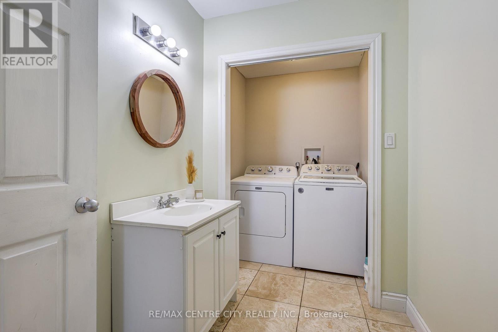 24 St Annes Place, St. Thomas, Ontario  N5R 2W5 - Photo 21 - X12900748