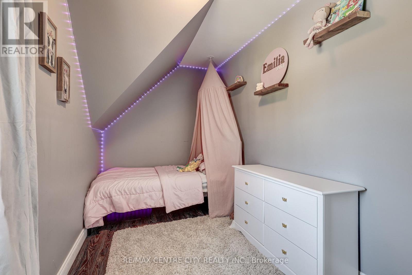 24 St Annes Place, St. Thomas, Ontario  N5R 2W5 - Photo 25 - X12900748