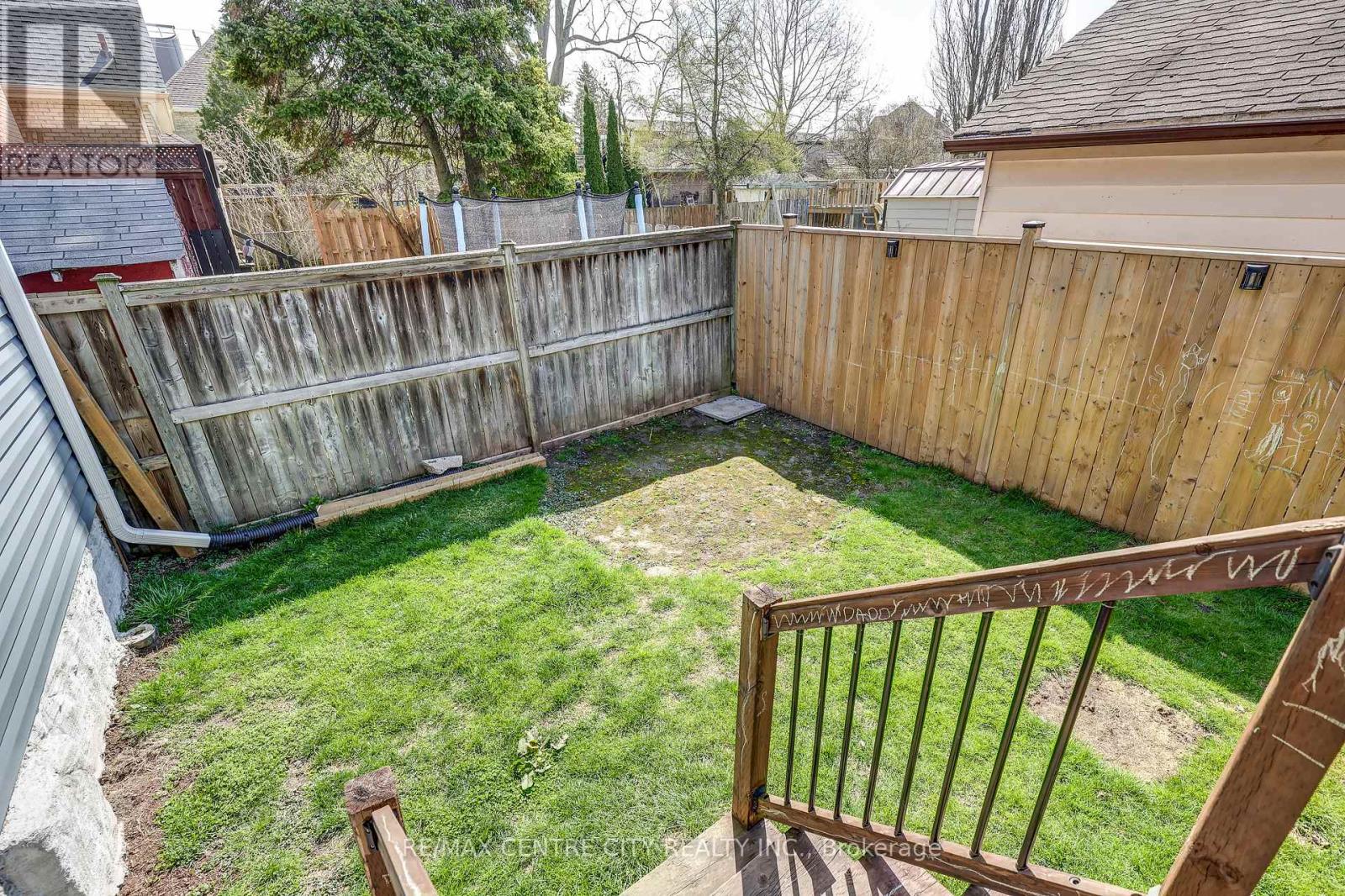 24 St Annes Place, St. Thomas, Ontario  N5R 2W5 - Photo 36 - X12900748