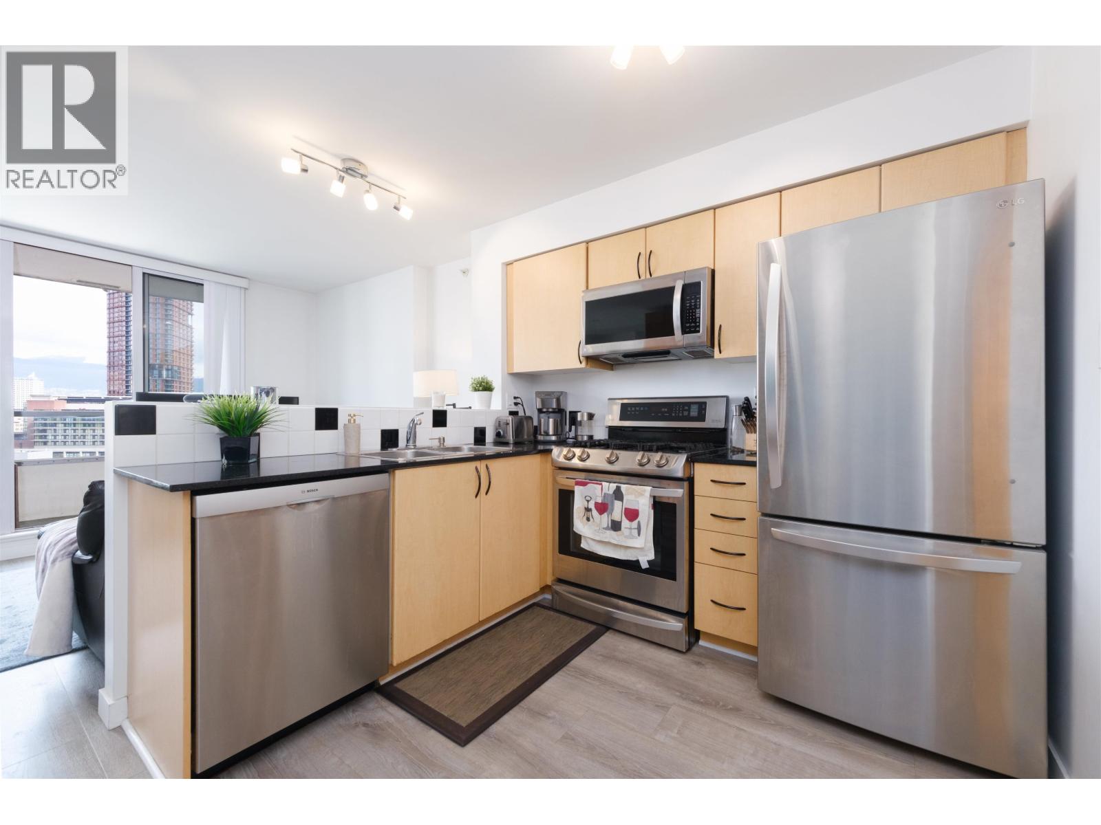 1703 63 Keefer Place, Vancouver, British Columbia  V6B 6N6 - Photo 3 - R3053285