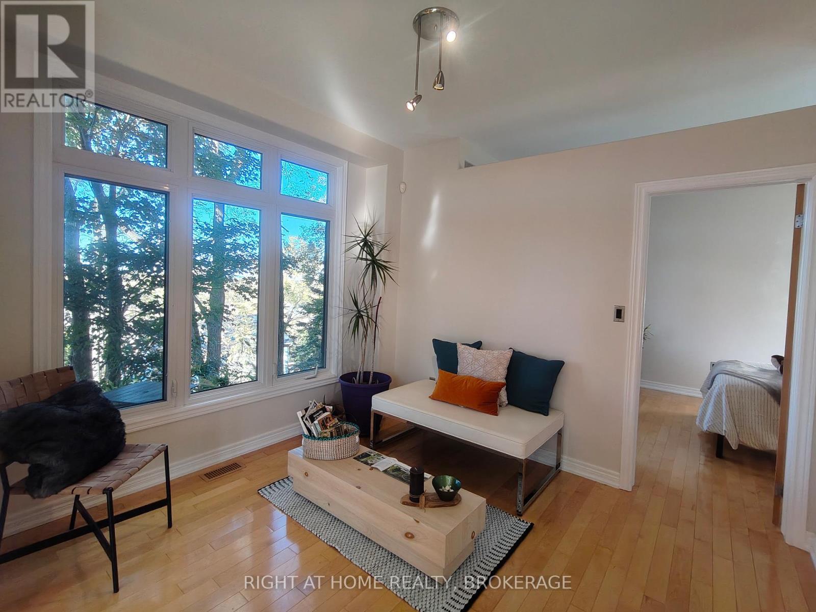 22 Ursula Avenue, St. Catharines, Ontario  L2T 1T1 - Photo 5 - X12900726