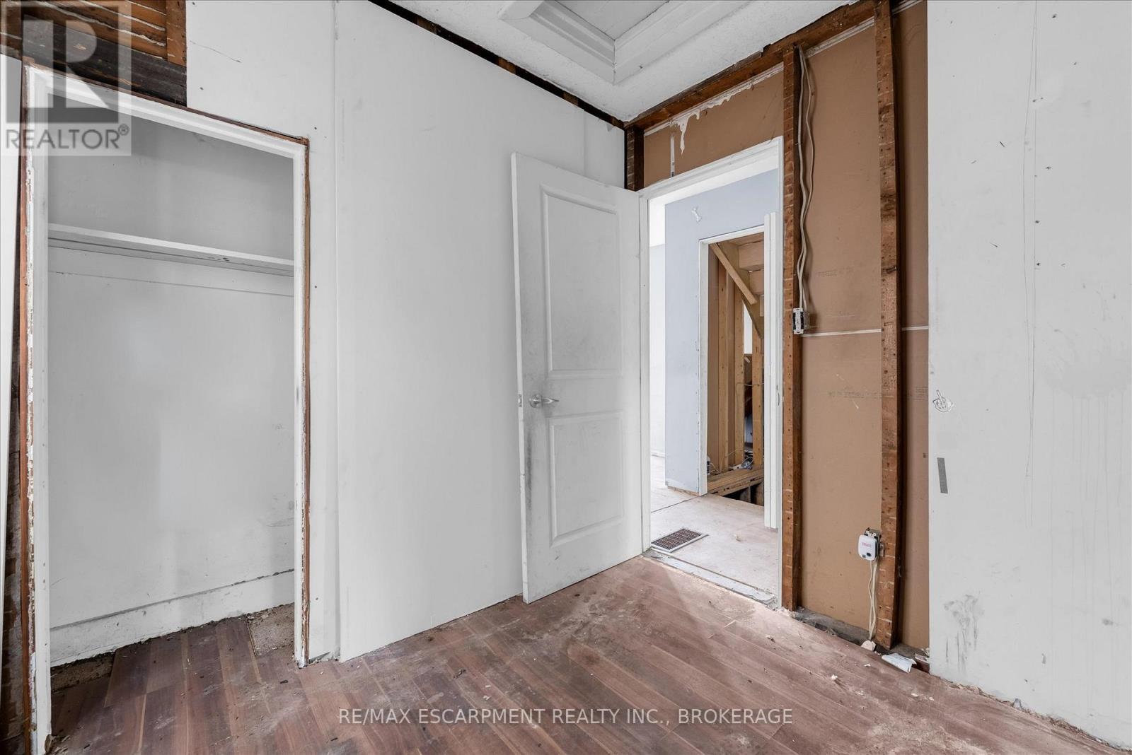 29 Mckinstry Street, Hamilton (Industrial Sector), Ontario  L8L 6C2 - Photo 10 - X12900790