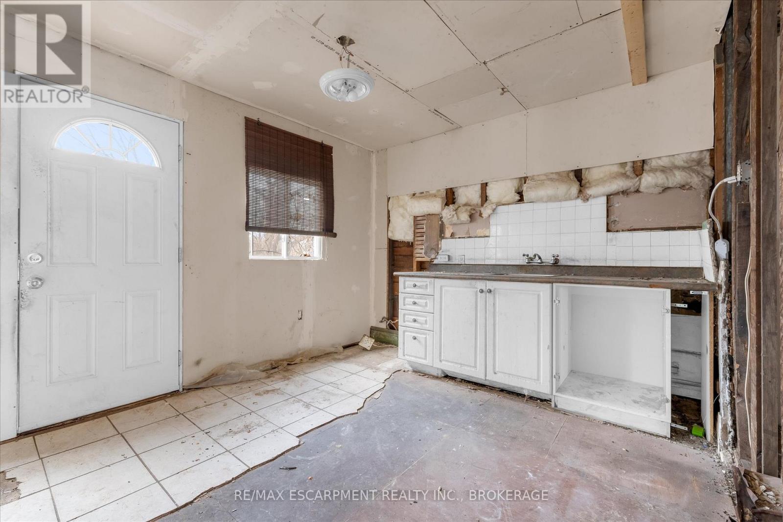 29 Mckinstry Street, Hamilton (Industrial Sector), Ontario  L8L 6C2 - Photo 12 - X12900790