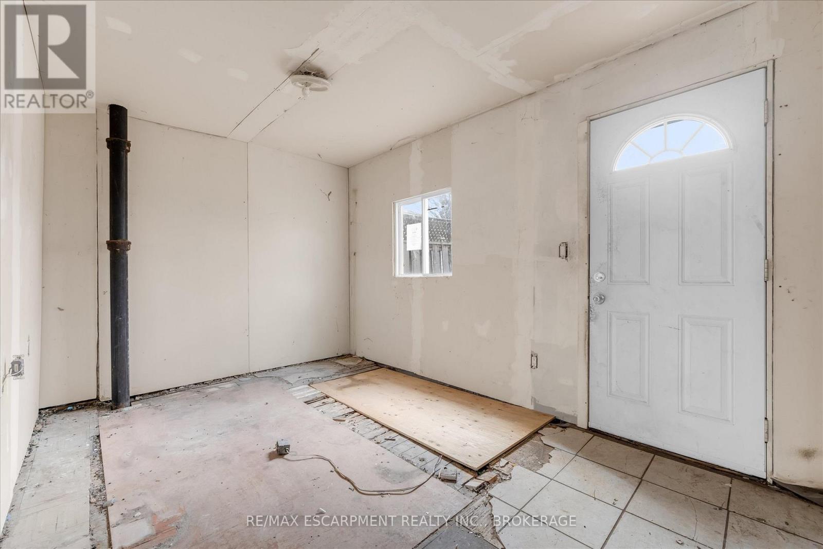 29 Mckinstry Street, Hamilton (Industrial Sector), Ontario  L8L 6C2 - Photo 14 - X12900790