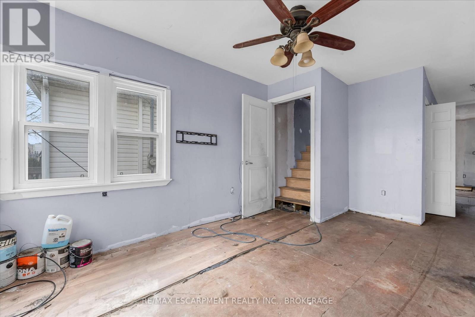 29 Mckinstry Street, Hamilton (Industrial Sector), Ontario  L8L 6C2 - Photo 3 - X12900790