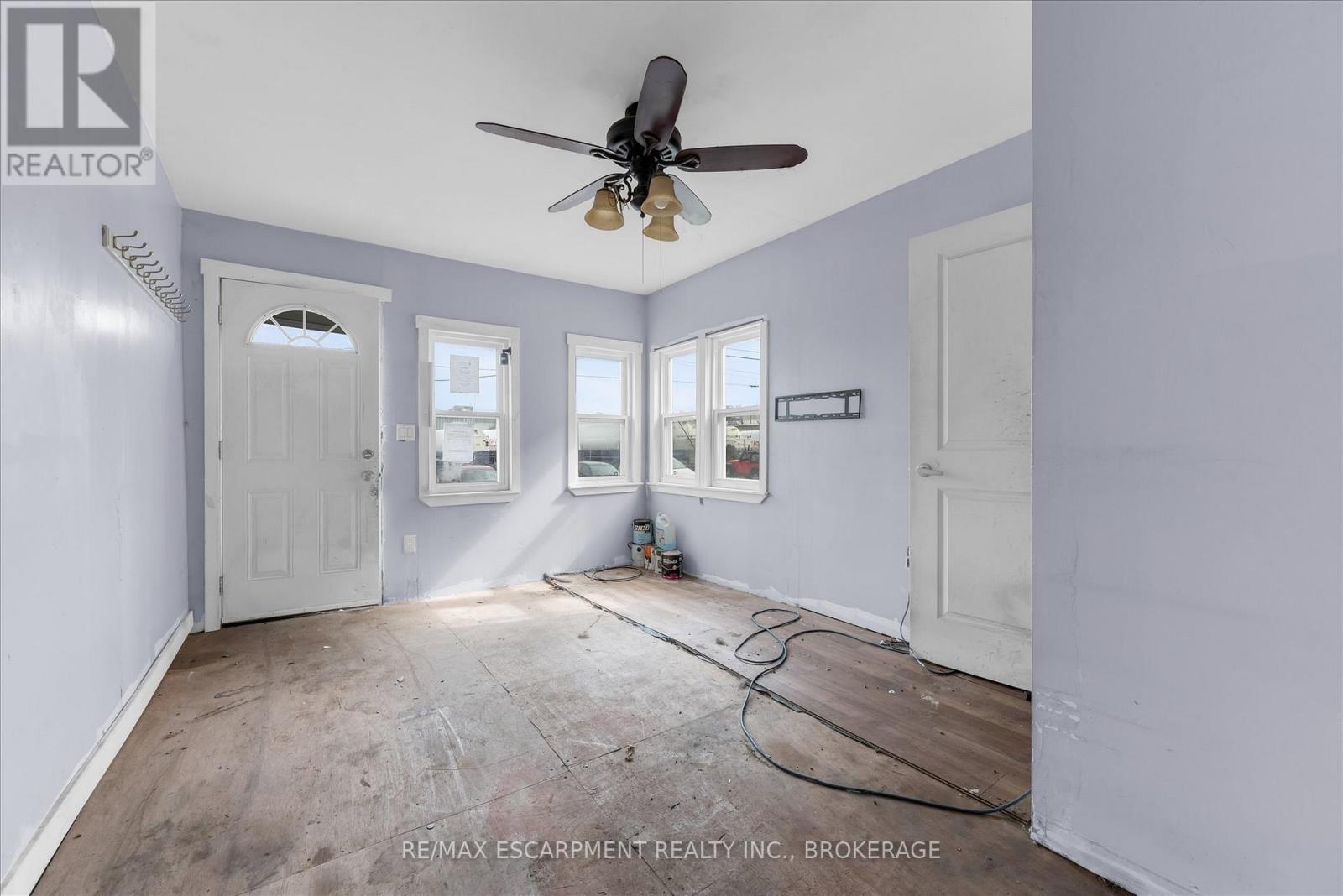 29 Mckinstry Street, Hamilton (Industrial Sector), Ontario  L8L 6C2 - Photo 5 - X12900790