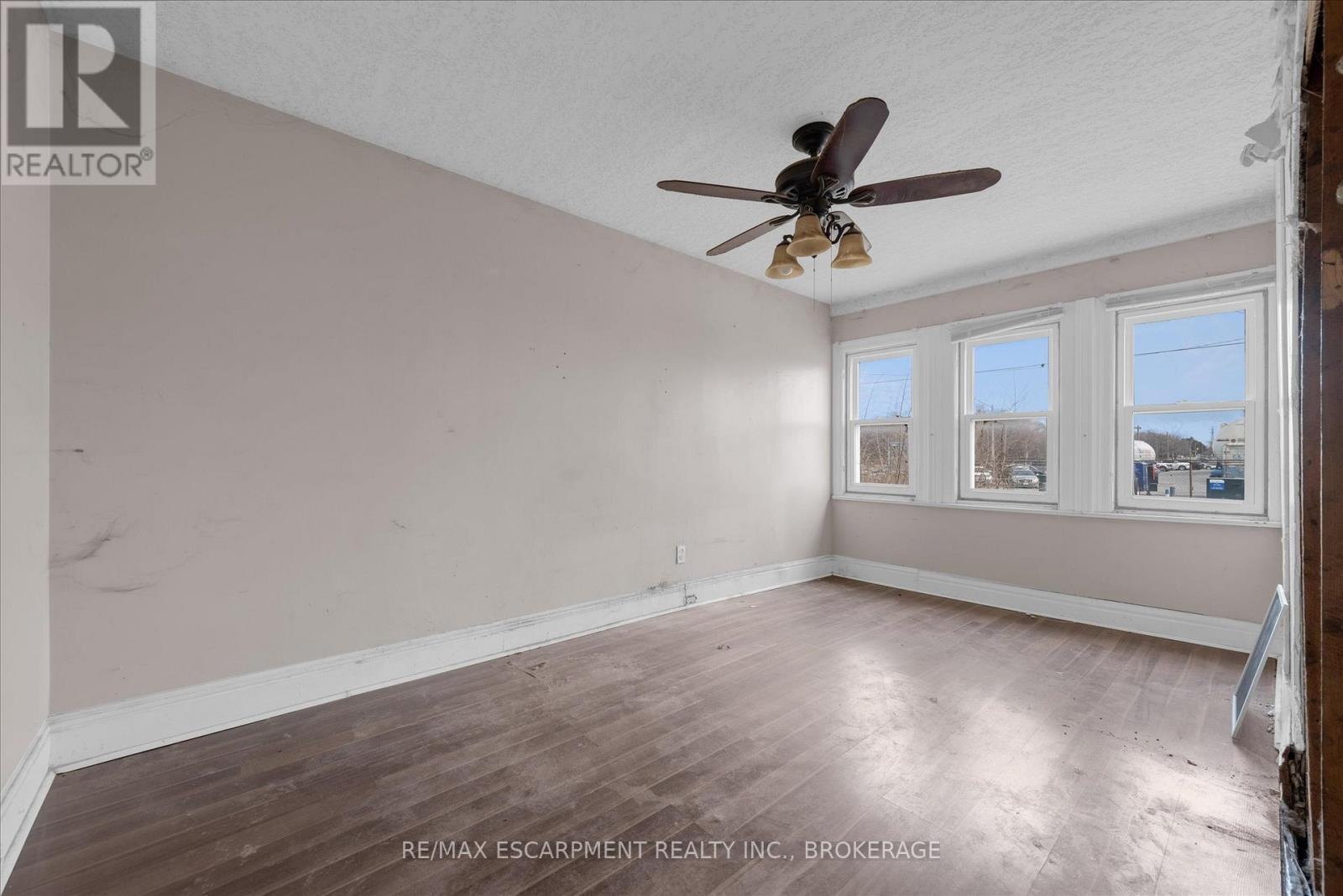 29 Mckinstry Street, Hamilton (Industrial Sector), Ontario  L8L 6C2 - Photo 6 - X12900790