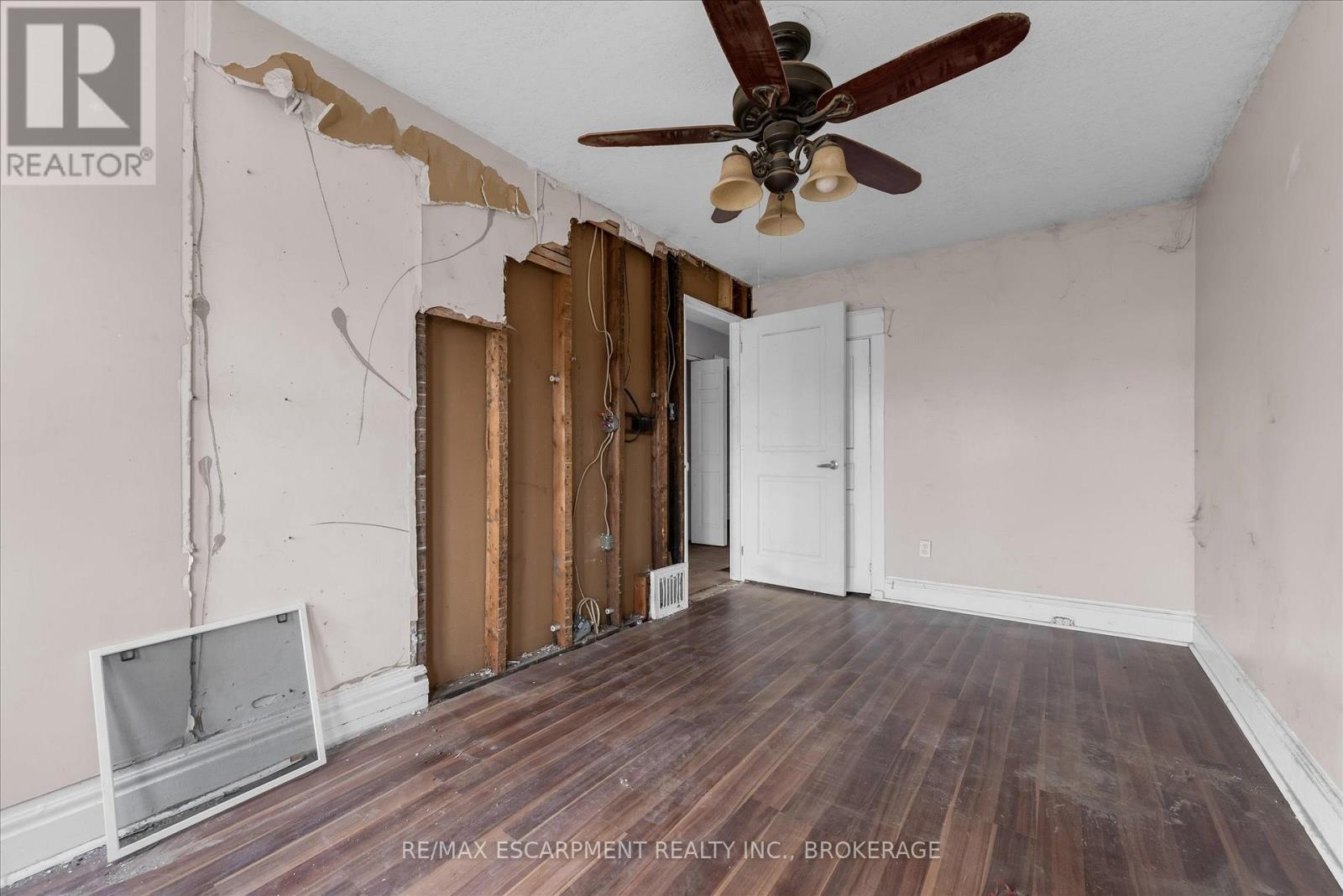 29 Mckinstry Street, Hamilton (Industrial Sector), Ontario  L8L 6C2 - Photo 8 - X12900790