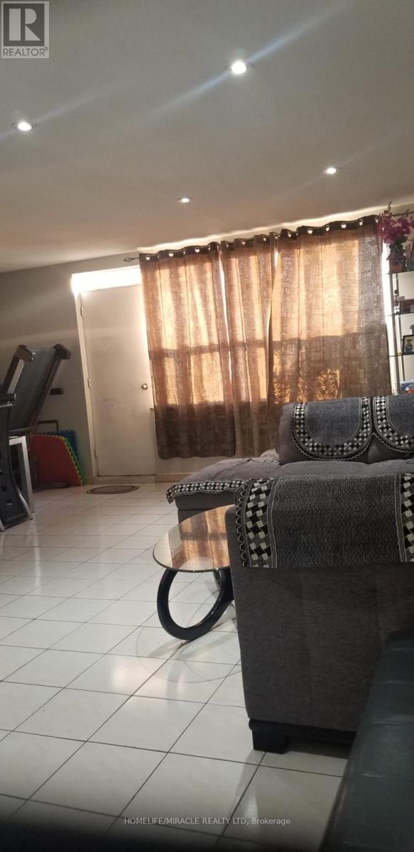 1509 - 45 Silverstone Drive, Toronto, Ontario  M9V 4B1 - Photo 4 - W12893716