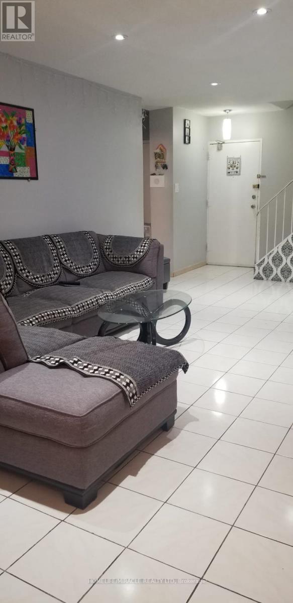 1509 - 45 Silverstone Drive, Toronto, Ontario  M9V 4B1 - Photo 3 - W12893716