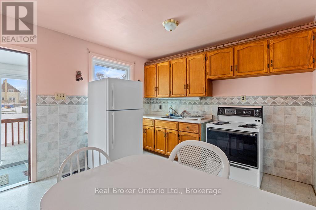 626 13th Avenue, Hanover, Ontario  N4N 2X1 - Photo 14 - X12900814