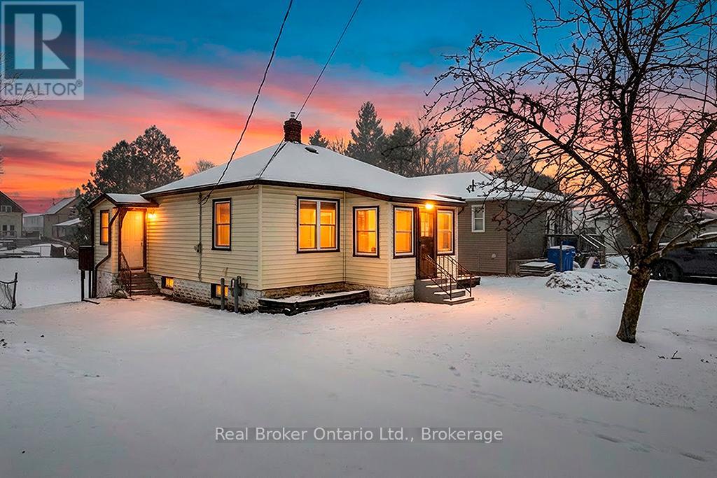 626 13th Avenue, Hanover, Ontario  N4N 2X1 - Photo 2 - X12900814