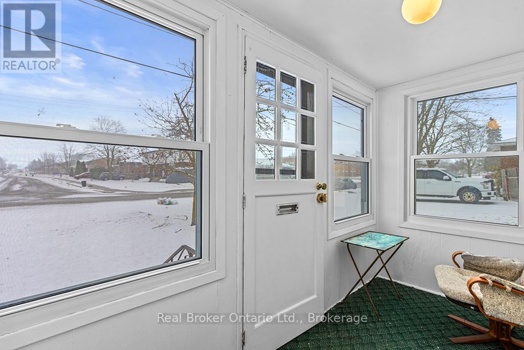 626 13th Avenue, Hanover, Ontario  N4N 2X1 - Photo 7 - X12900814