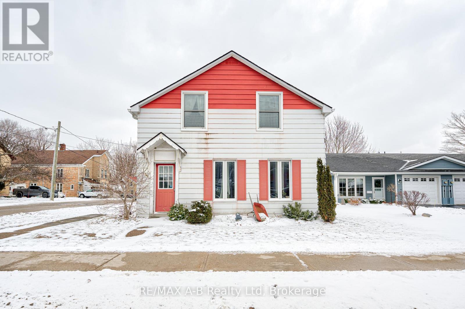 145 St George Street, West Perth, Ontario  N0K 1N0 - Photo 2 - X12900836