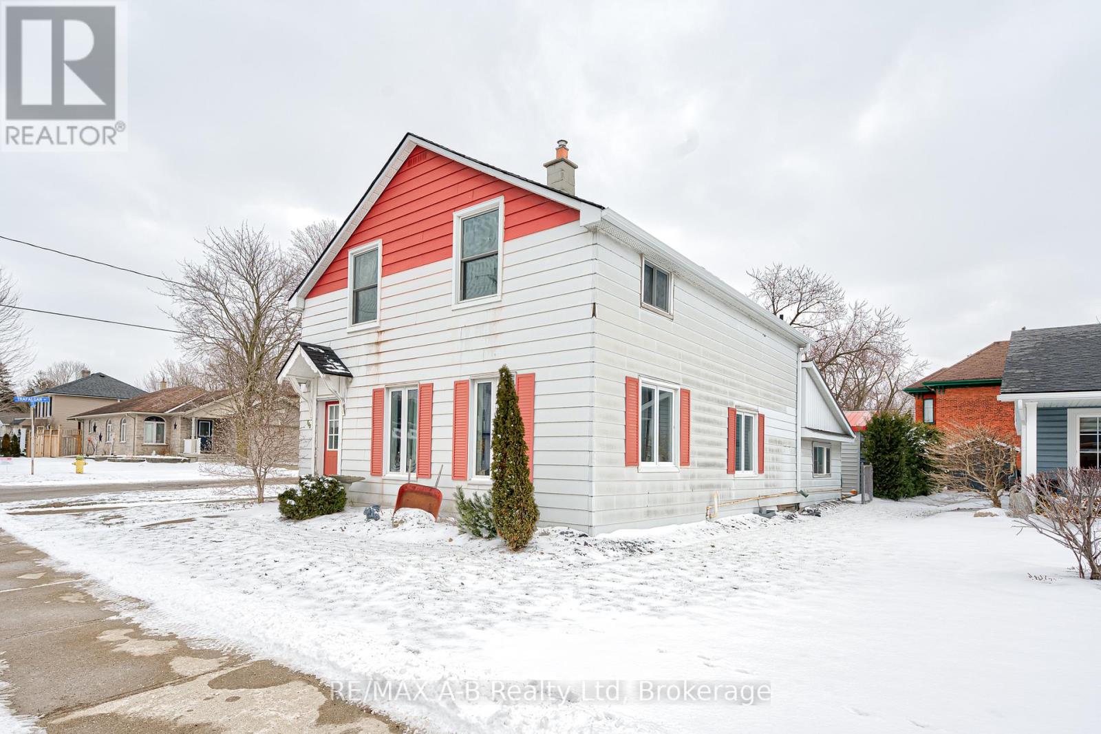 145 St George Street, West Perth, Ontario  N0K 1N0 - Photo 3 - X12900836
