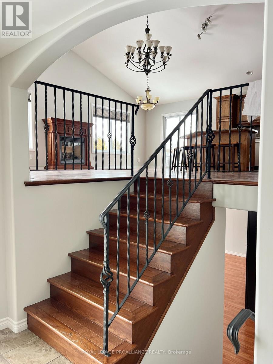 500 Boulton Road, Quinte West, Ontario  K8V 5P7 - Photo 4 - X12900760