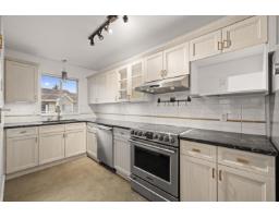 302 5556 201A STREET, Langley, British Columbia